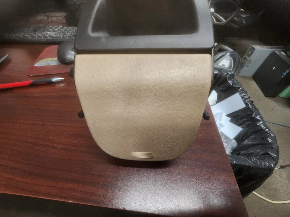 1998 00 01 2005 MERCEDES-BENZ W163 ML500 ML430 ML320 RIGHT PASSENGER CUP HOLDER - Image 1 of 3