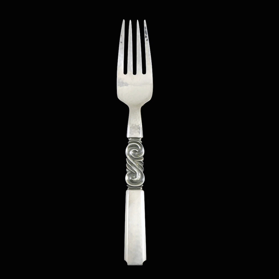 Georg Jensen. Sterling Silver Dinner Fork 012 - Scroll / Saga #22. Foto 1 de 1