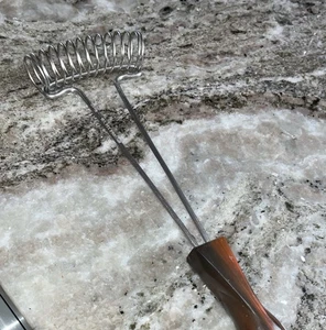 Cutco Mix-Stir Schneebesen mit braunem / orangefarbenem Wirbelgriff Vintage USA - Bild 1 von 7