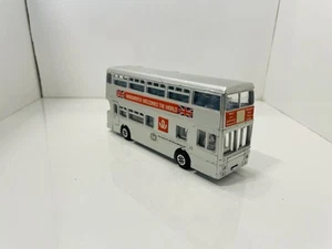 Promocional Dinky Toys #297 Atlantean Bus Silver Jubilee - Pegatinas Woolworths - Imagen 1 de 7