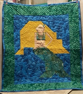 Neue handgefertigte gesteppte Meerjungfrau Wandbehang-königsblau, grün & gelb-Perlen - Bild 1 von 17