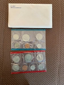 1980 US Denver and Phila mints coin sets. - Picture 1 of 2