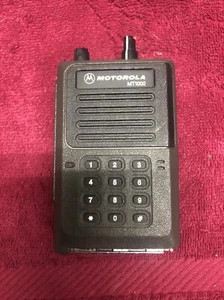 Motorola MT1000 VHF 16 Ch. 146 To 174 MHz.W DTMF Keypad Tested And Working 100 % - Afbeelding 1 van 6