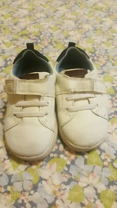 Used carters baby boy shoes Size 6( Toddler) .Good Condition! - Picture 1 of 4