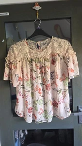George Peach Floral Chiffon with Lace Trim Summer Top Size 18 - Picture 1 of 8