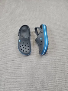 Crocs Shoes Mens Size 5 Womens Size 7 Gray Blue Stripe - Picture 1 of 9