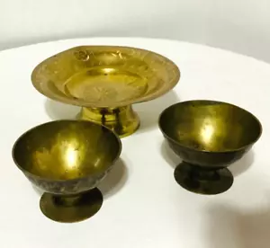 Antique India Brass Temple Pedestal Bowl Centerpiece Fruit Incense & 2 Cups - Picture 1 of 13