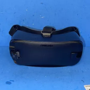 Samsung Gear VR OCULUS SM-R323/ GB-9254-200 Virtual Reality Headset - Picture 1 of 8