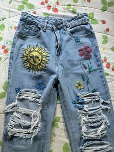 Shein High Rise Distressed Denim Jeans Flower, Sun Print Womens Size XS/2 - Picture 1 of 8