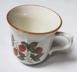 TAZA DE CAFÉ CON RELIEVE DE FRESA DE DISEÑO GIBSON USADA TAZA DE TÉ LAVAVAJILLAS SEGURO PARA MICROONDAS - Imagen 1 de 7