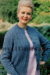 Strickmuster Damen klassisches Kabeldesign Strickjacke. 40"" - 50"" Büste. - Bild 1 von 1