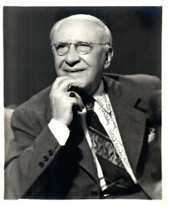 Foto vintage firmada a mano VITTORIO TREVISAN 8""X10"" cantante de ópera - Imagen 1 de 3
