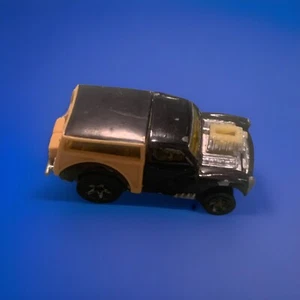 Hot Wheels 2001 First Editions Morris Wagon, number 35 out of 36 - Picture 1 of 3