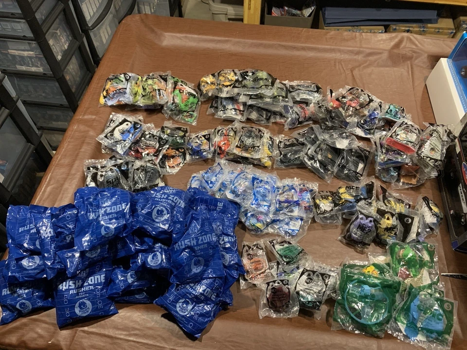 Brinquedos McDonald's Happy Meal 2013 novo na caixa - você escolhe seu conjunto completo - Imagem 1 de 1