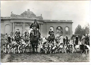 CP 60 OISE - Chantilly - Sortie des Grandes Ecuries - Chasse à courre - Picture 1 of 1