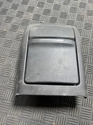 Задняя консоль подстаканник в сборе для Subaru Legacy/Outback 2005-2009 годов выпуска - Изображение 1 из 4