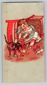 Leere viktorianische Werbe-Sammelkarte - Kleinkind spielt mit seinem Hund - Bild 1 von 2