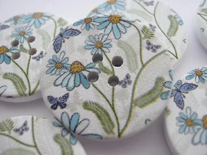 4 Wild Flower Buttons 30mm (1 1/8") Large White Blue Floral Wood Focal Buttons - Picture 1 of 2