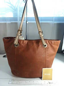 Michael Kors Jet Set Large Camel Handbag Purse Smooth Leather - Picture 1 of 14