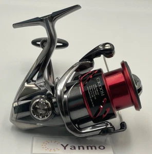 Mulinello da Pesca Shimano Stradic CI4+ C3000HGM-B Spinning Rapporto Ingranaggi 6.0:1 Giappone - Foto 1 di 21