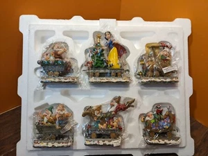 NEU Danbury Mint Disney Schneewittchen und die sieben 7 Zwerge Weihnachten Express Zug - Bild 1 von 8