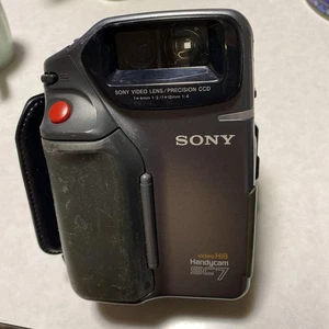Sony CCD-SC7 VideoHi8 Handycam Camcorder with Handycam Station and AV Cable - Picture 1 of 9