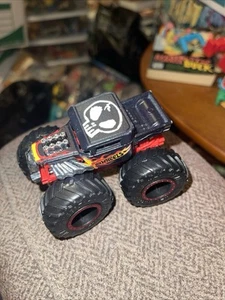 Hot Wheels Monster Jam Bone Shaker Diecast Truck 1:64 Scale Vehicle Mattel - Picture 1 of 12