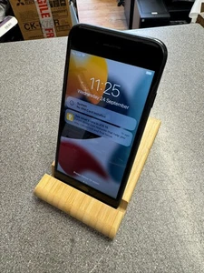 Apple iPhone 7 A1778 (GSM) 32 GB Black Unlocked Smartphone 80% Battery Health - Picture 1 of 7