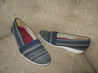 MUNRO American Bonita Proper Size Proper Fit Women's Blue Low Wedge Loafer 8.5M - Image 1 of 4