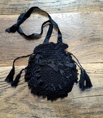 Antiguo Bolso de Mano Victoriano Negro Crochet Encaje Cordón Luto Chatelaine Foto 1 de 2