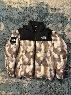 Chaqueta The North Face X Supreme Estampado de Piel Nuptse Talla XLarge Usada Ligeramente Foto 1 de 4