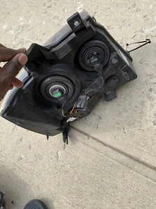 2009 chevy tahoe headlights - Picture 1 of 6