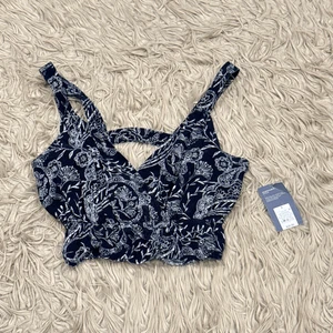 Neu mit Etikett Universal Threads bauchfreies Oberteil Größe Small - Bild 1 von 5