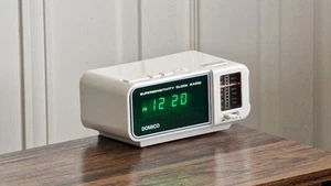 Domico Radio Alarm Clock / Space Age / White / VFD / Green / Rare / Vintage 70's - Picture 1 of 24