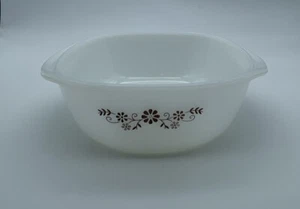 Dynaware White Glass Brown Daisy Round Dish PyrORey Vintage 6 inch diameter - Picture 1 of 7