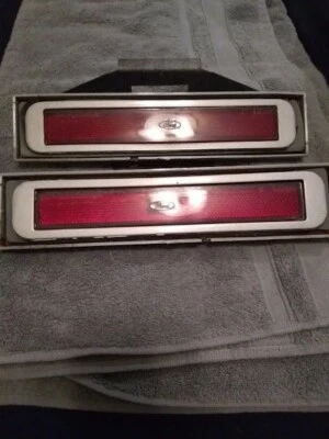 Lentes de luz de cuarto de panel Lincoln Mark VII Foto 1 de 2