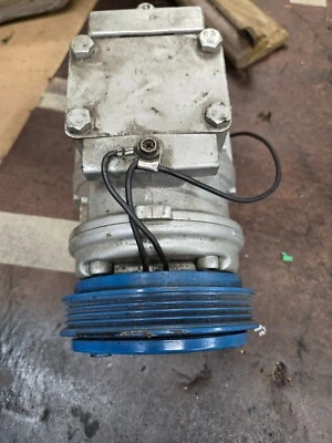 Compresor de aire acondicionado Toyota Supra MK3 1986.5-92 57362 con cubierta de polea Unidamp Foto 1 de 3