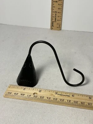 Candle snuffer swirl handle heart design on snuffer - Image 1 of 2