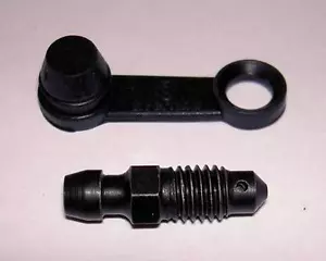 Sangradora de pinza Brembo 4 pistones, 8mm hexagonal, 8mm X 1.25 roscas 28mm largo 63140151A - Imagen 1 de 1