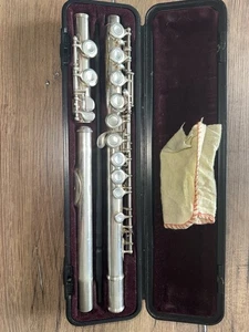 Yamaha YFL-221 Student Concert Flute Silver Plate 221/211 With Hard Case - Picture 1 of 6