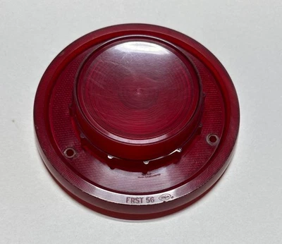 Luz trasera de lente única Ford Thunderbird 1956, Fairlane, Customline y Mainline Foto 1 de 4