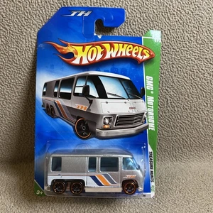 HOT WHEELS 2009 TREASURE HUNT SERIES GMC MOTORHOME 1 64 DIE-CAST #11/12 - Picture 1 of 2