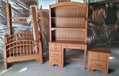 Lexington Oak Bunk bed bedroom set includes beds, desk, hutch w/lite, nightstand - Image 1 of 4