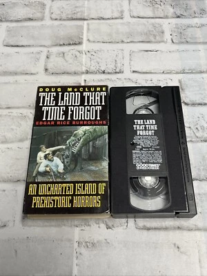 VHS The Land That Time Forgot 1995 Video Tape Movie Very Good Condition Vintage Foto 1 de 3