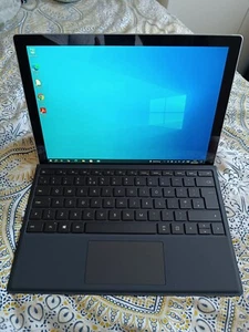 Microsoft Surface Pro 6 i5 8th Gen 8GB 128GB SSD WINDOWS 11 W Keyboard Good Bat - Picture 1 of 9