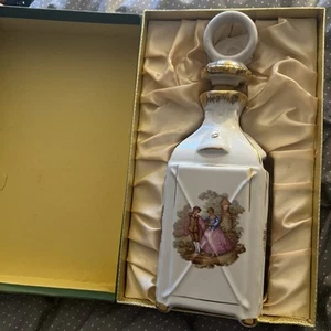 Vintage 1969 Giffard Fragonard Courting Couple Decanter Bottle France Porcelain - Picture 1 of 12