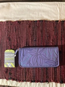 New Travelon Purple Floral RFID Protection Wallet - Picture 1 of 8