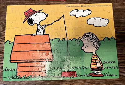 Rompecabezas Peanuts 1978 100 piezas - pesca con espionaje en su cuenco con Linus - serie #4382-8 Foto 1 de 4
