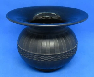 Wedgwood black basalt vintage pre Victorian antique flared rim ball vase - Picture 1 of 11