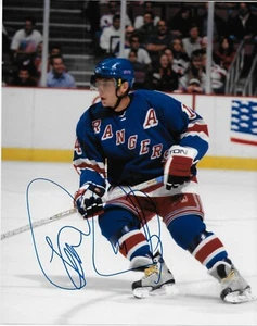 Autographed New York Rangers Theoren Fleury 8x10 Photo Original - Picture 1 of 2